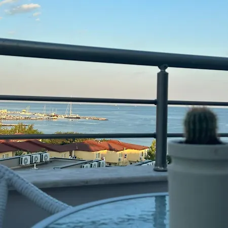 Family Berlin 3* Свети-Влас