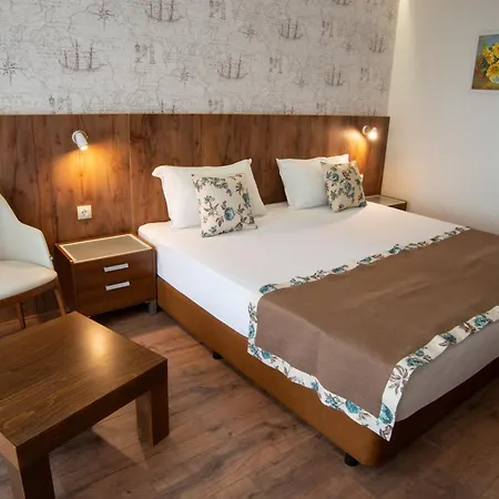 Family Berlin Отель 3*