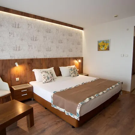 Otel Family Berlin 3*