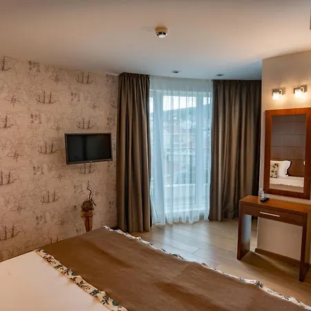 Family Berlin 3* Свети-Влас
