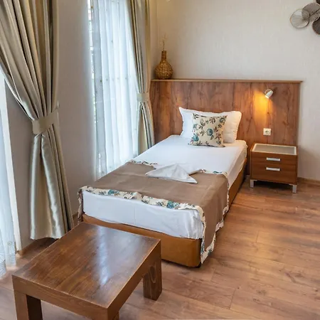 Family Berlin Отель 3*